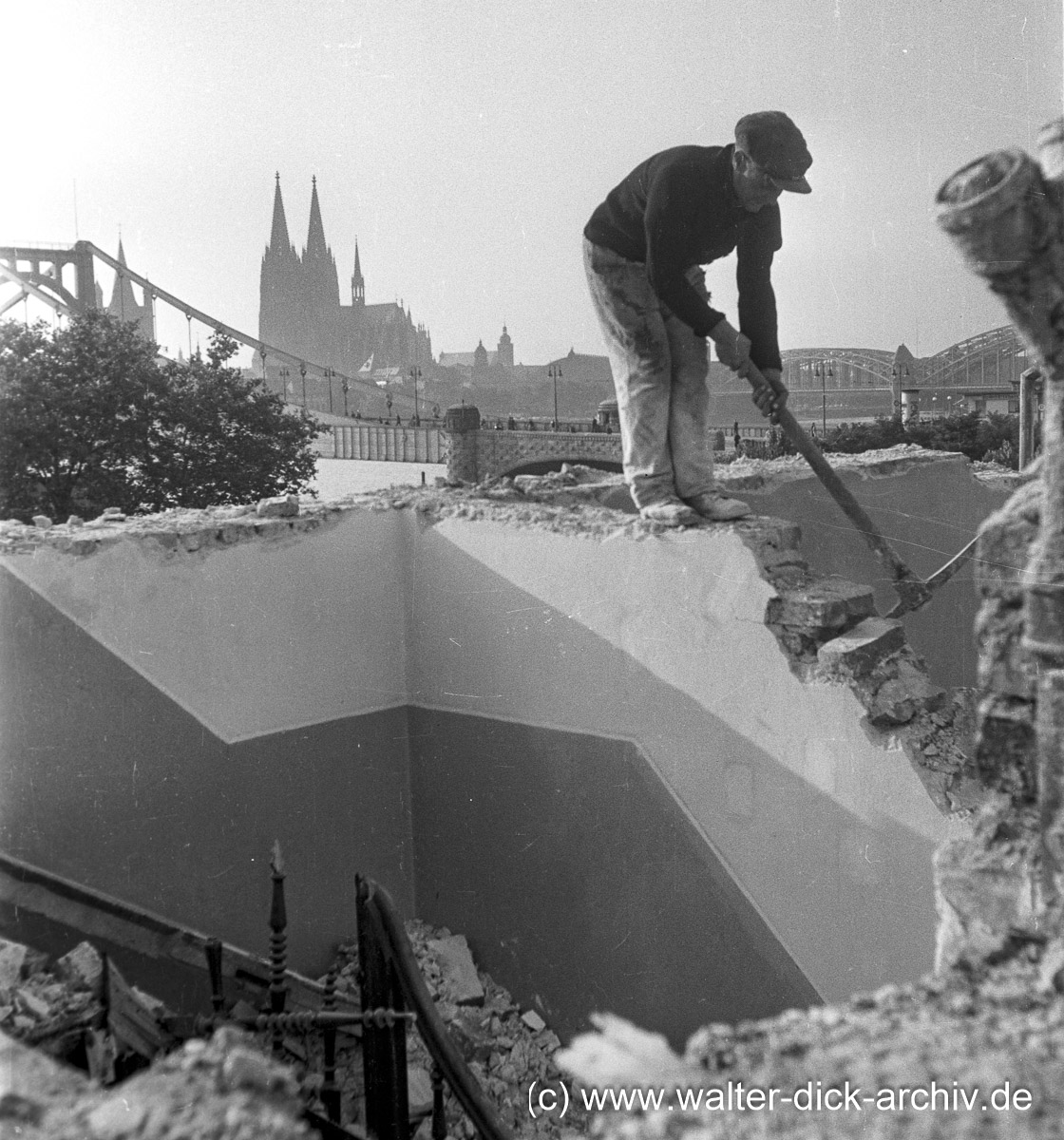 Gefährliche Arbeit mit der Spitzhacke 1938