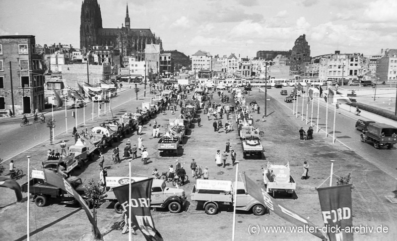 Werkschau von Ford Lkw auf dem Heumarkt 1949