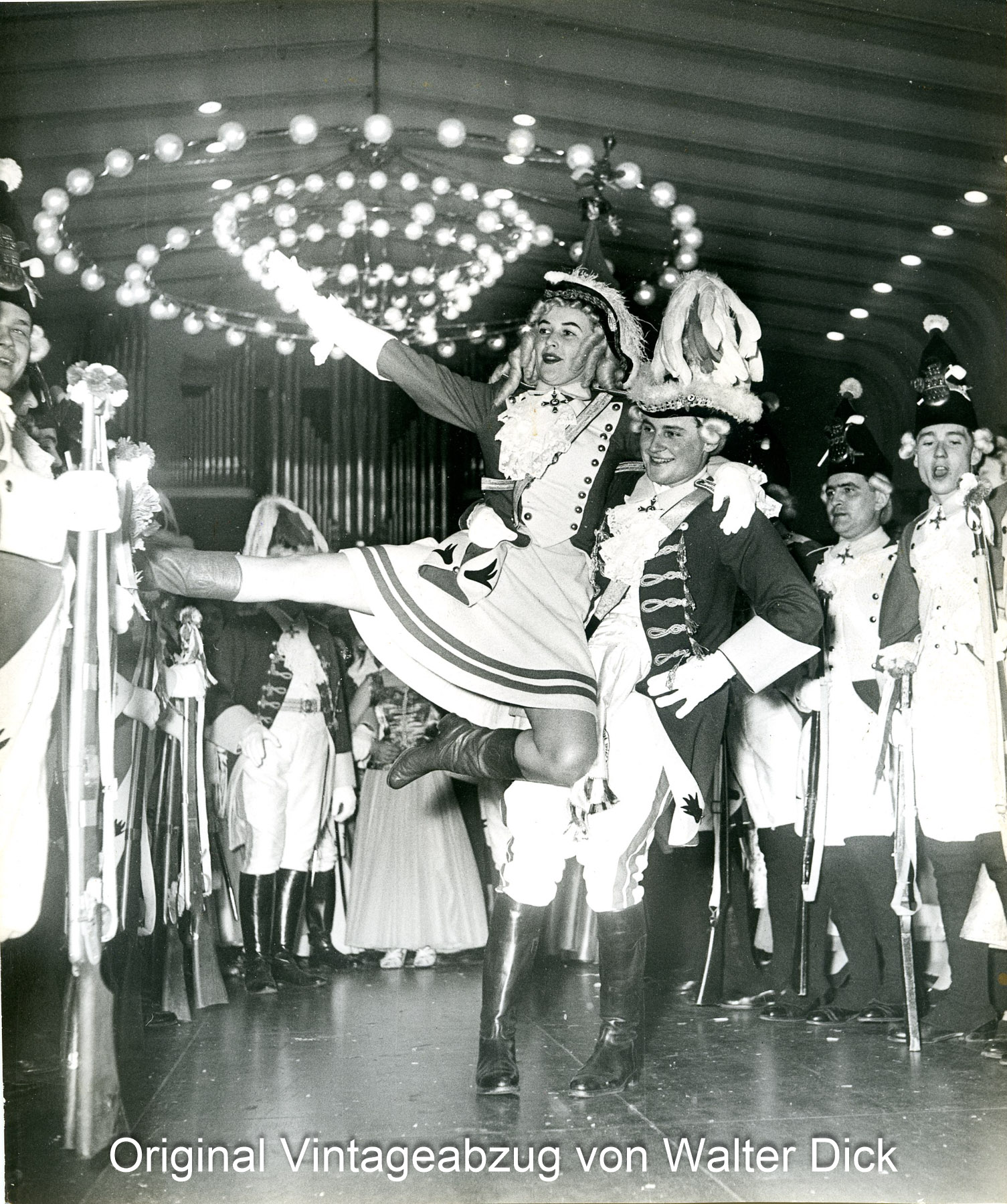 Sitzungskarneval 1952 in Köln Rote Funken