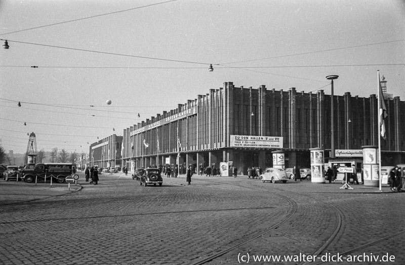 Rheinhallen der Kölner Messe 1951