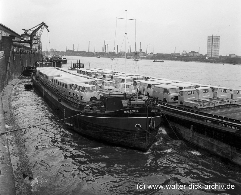 Am Verladekai der Ford-Werke 1963