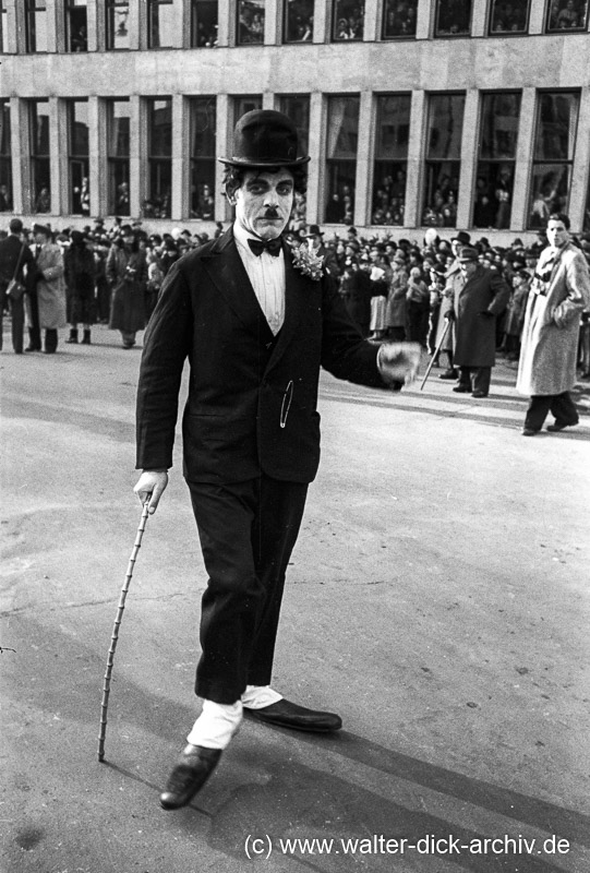 Charlie Chaplin beim Veedelszoch 1953