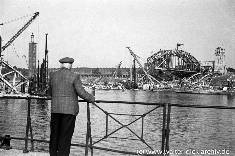 Die zerstörte Kölner Hohenzollernbrücke