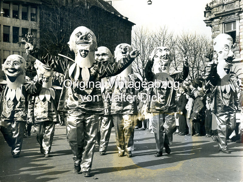 Straßenkarneval 1950er Jahre in Köln Weiberfastnacht