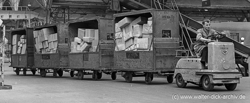 Pakettransport in Normbehältern 1958