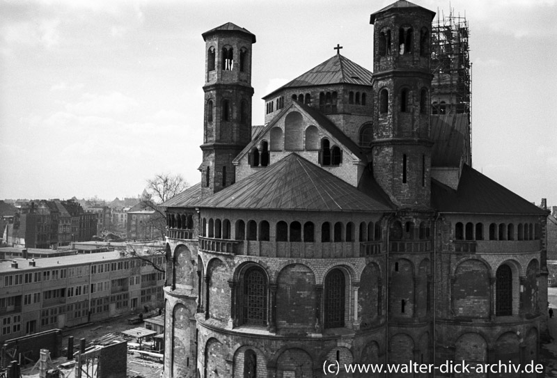 Ostseite von St. Aposteln 1954