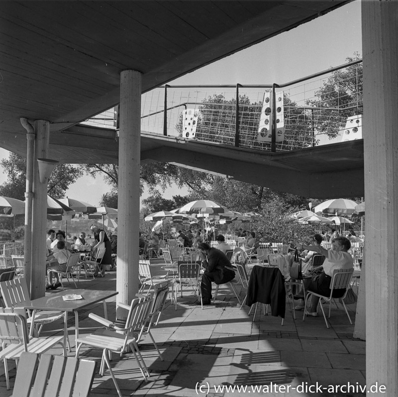 Auf den neuen Rheinterassen 1957