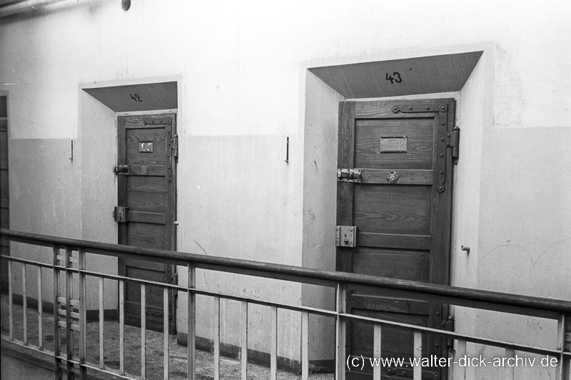 Zellengang in Brauweiler Hoegen Prozess 1949
