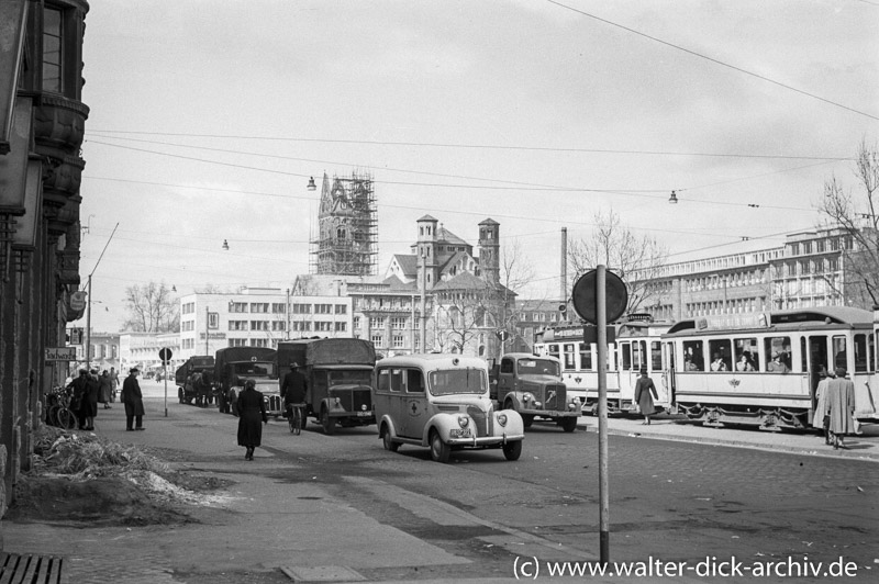 Am Kölner Neumarkt 1951