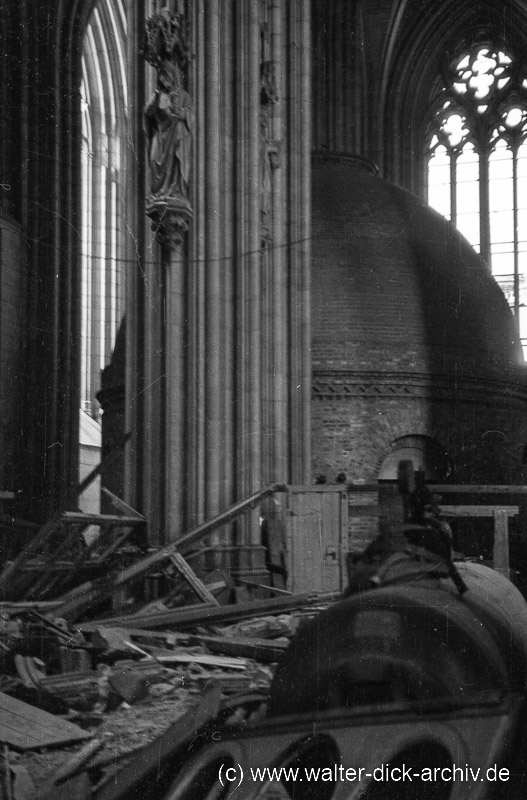 Kriegsschäden und Kunstbunker im Dom 1946