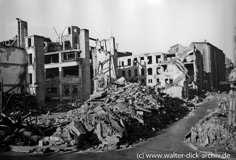 Blick durch die Langgasse 1946