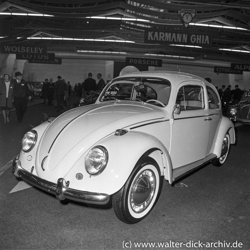 VW 1200 Käfer auf dem Genfer Autosalon 1964