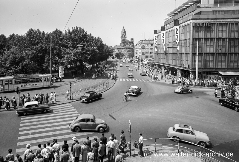 An der Ostseite des Neumarkt 1959