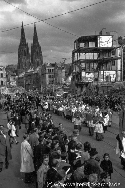 Die Kölner Fronleichnamsprozession auf der Gereonstraße