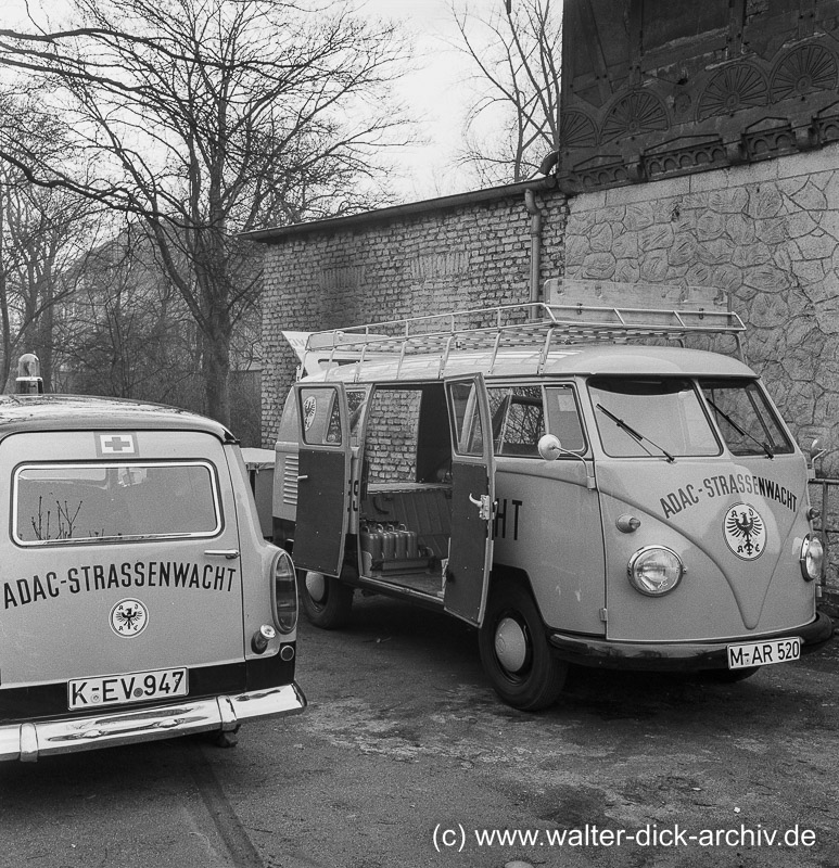Fahrzeuge der ADAC Straßenwacht 1956