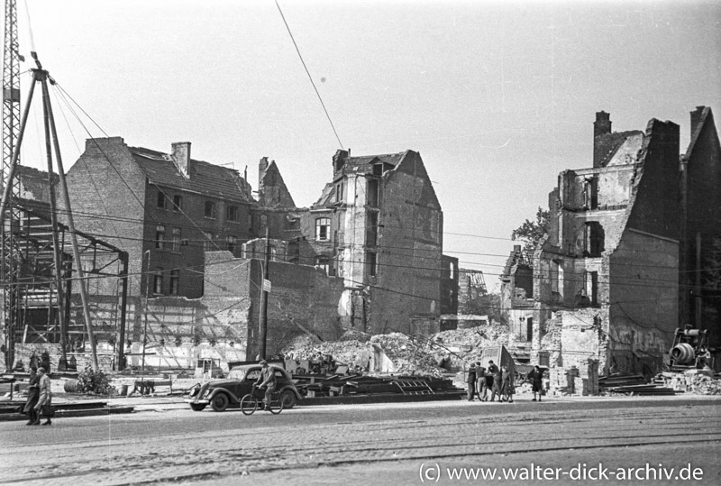 WDA159-029 Bau der Hahnentorlichtspiele 1948