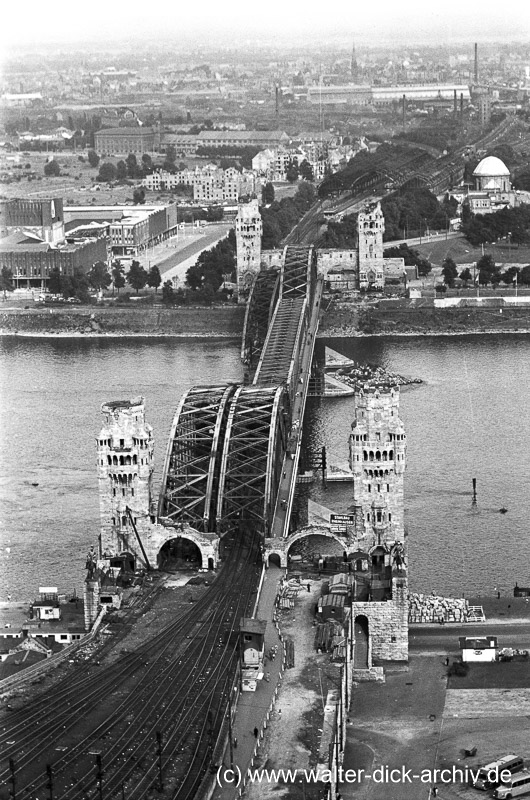 Blick vom Dom - Hohenzollernbrücke 1950
