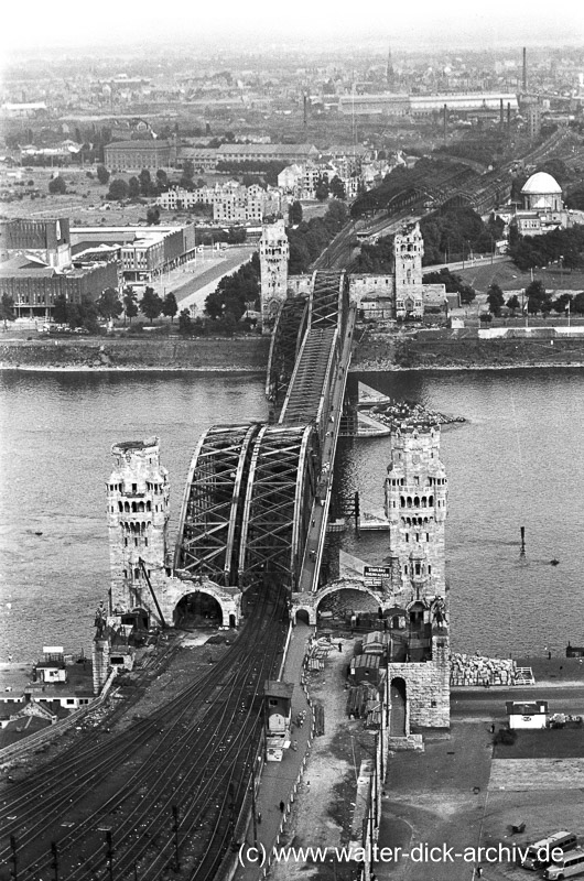 Blick vom Dom - Hohenzollernbrücke 1950