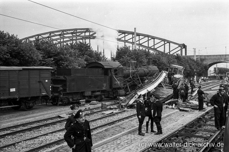 Unfall der Rheinuferbahn 1953