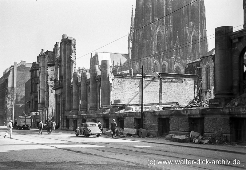 Zerstörungen im  Kölner Bankenviertel 1947