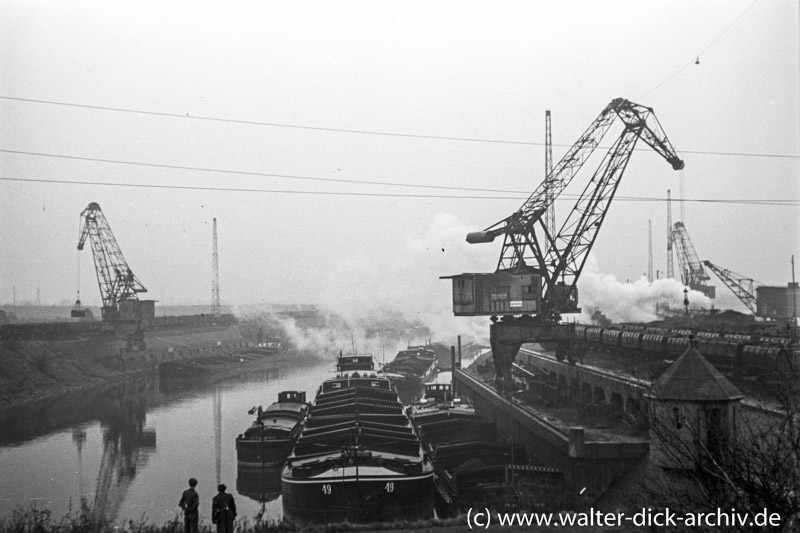 Besichtigung von Hafenanlagen 1947