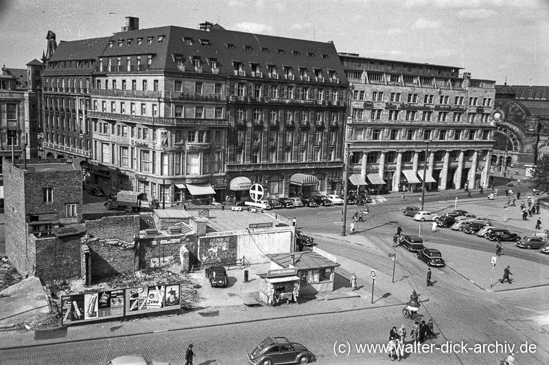 Trankgasse mit Hotel Excelsior 1951