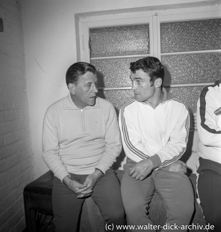 Jupp Elze  mit Trainer vor seinem letzten Kampf 1968