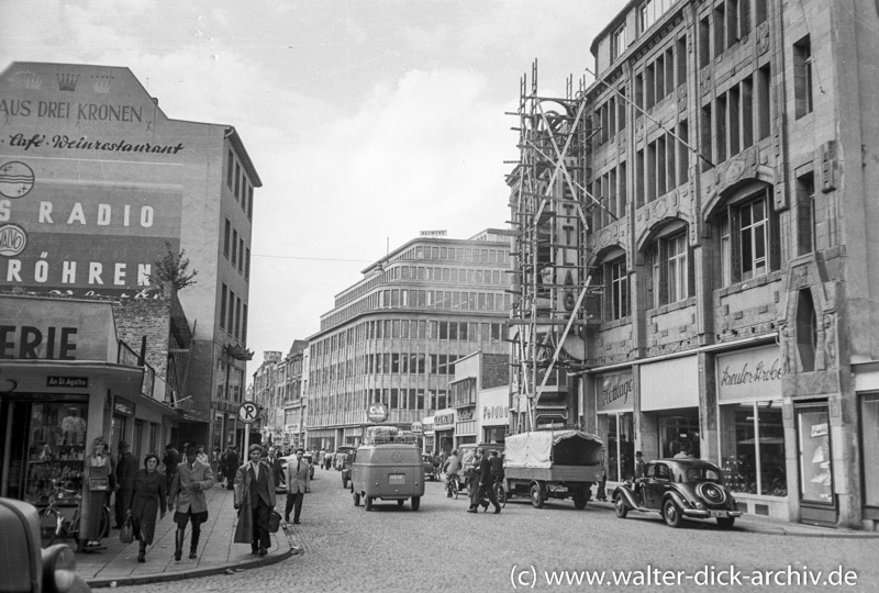 Autoverkehr auf der Schildergasse