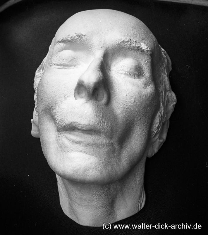 Totenmaske für Theodor Heuss 1963