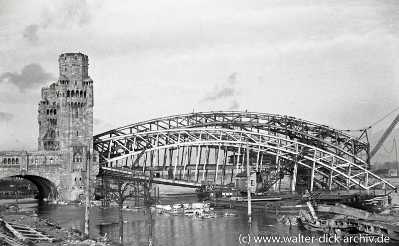 Wiederaufbau der Hohenzollernbrücke