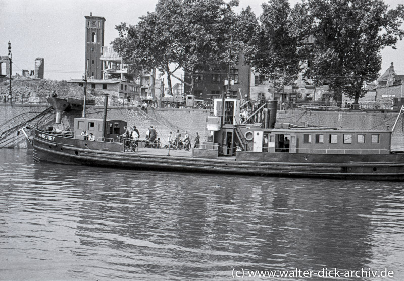 Fährbetrieb über den Rhein