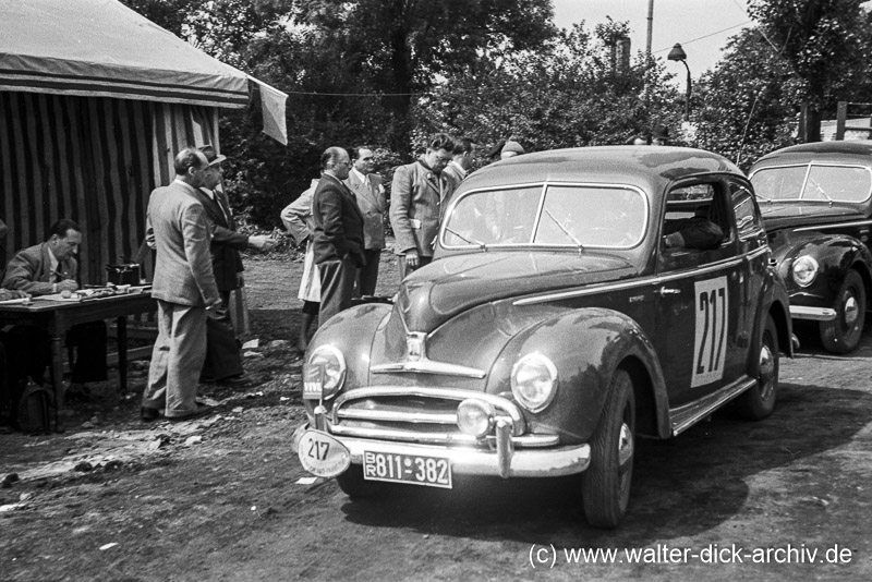Ford Taunus bei der ADAC Deutschlandfahrt 1950
