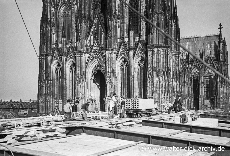 WDA323-030 Bau des Funkhauses 1948