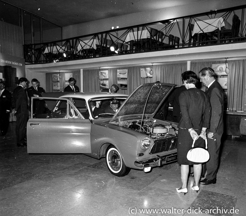 Der neue Taunus von Ford in Köln