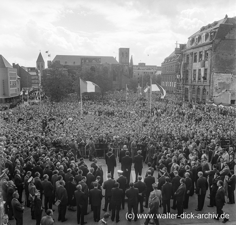 Ansprache auf dem Rathausplatz 1962