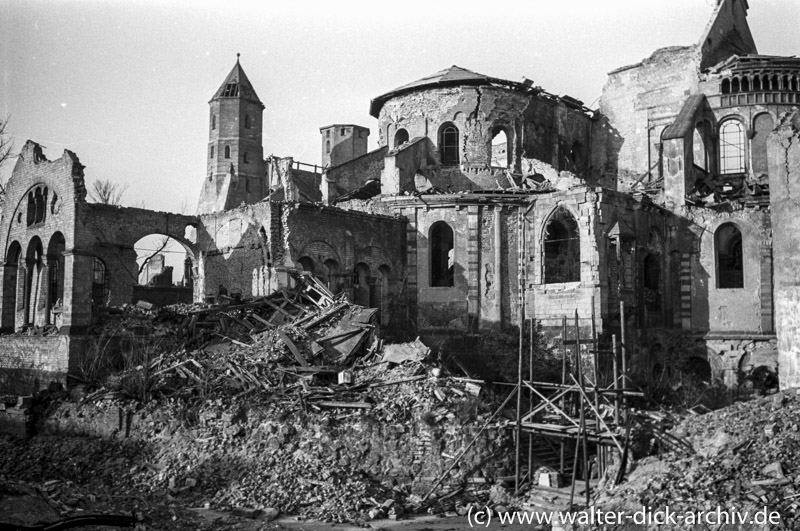 Maria im Kapitol bei Kriegsende