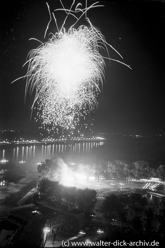 Feuerwerk zur 1900 Jahr Feier 1950