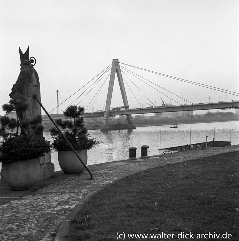 St. Nikolaus und die Kölner Severinsbrücke