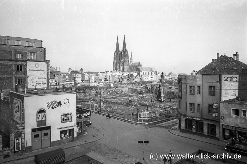 Baustelle des neuen Opernhauses 1955