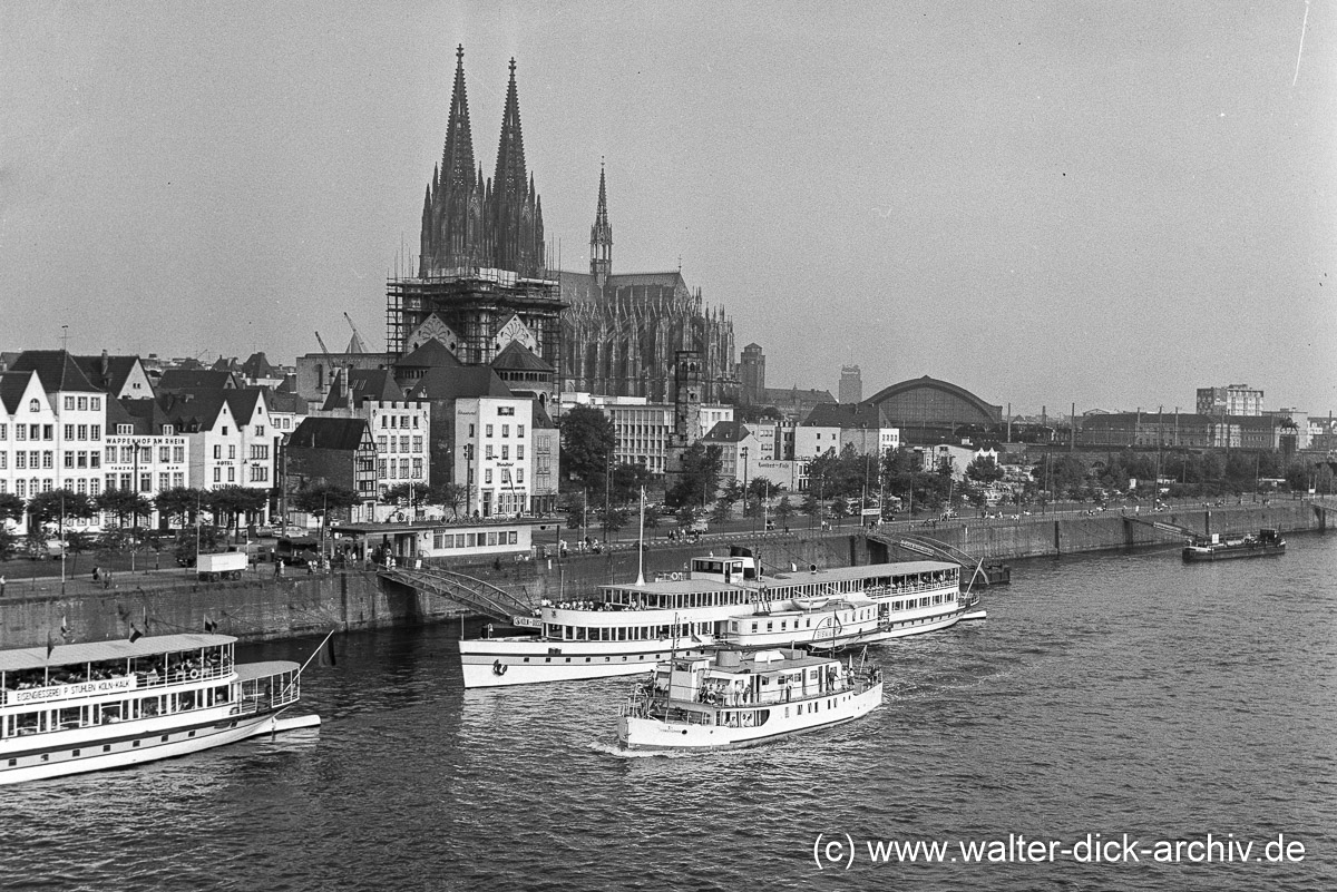 Wiederaufbau am Rheinufer 1958