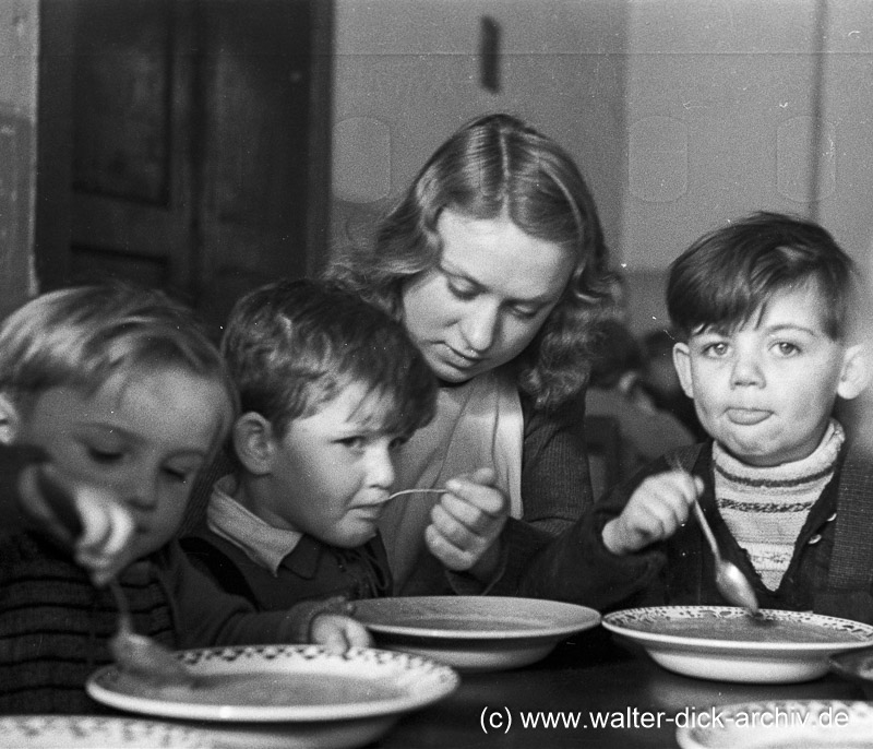 Nicht jeder kann es schon alleine 1947