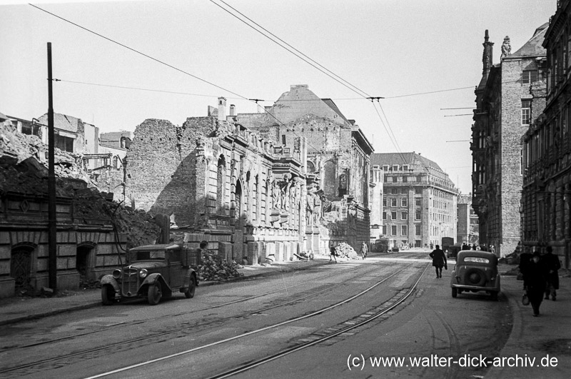 Zerstörungen im  Kölner Bankenviertel 1947
