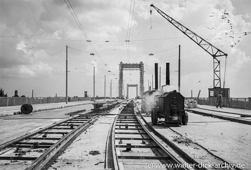 Kurz vor der Fertigstellung Mülheimer Brücke 1951