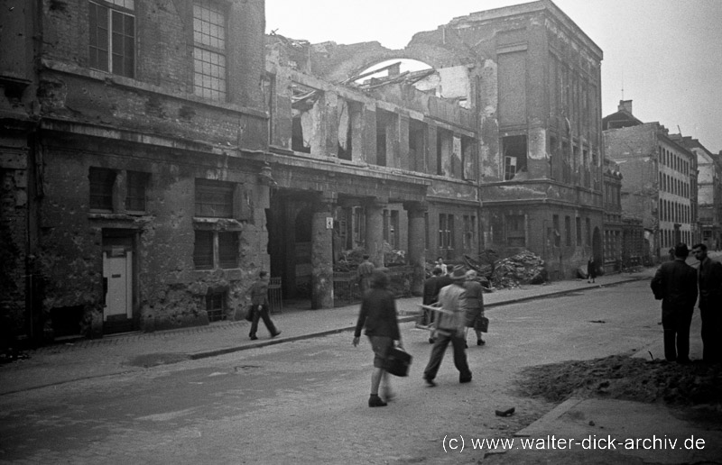 Reste der Villa Langen in der Von-Werth-Straße 1946