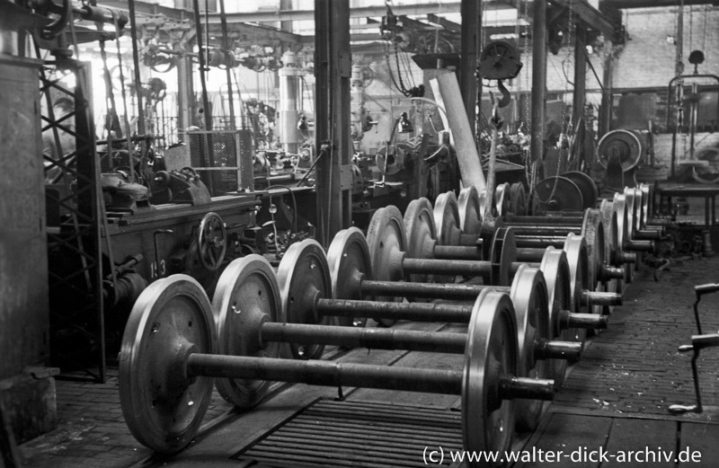 In der engen Achsenwerkstatt der Kölner Bahnen