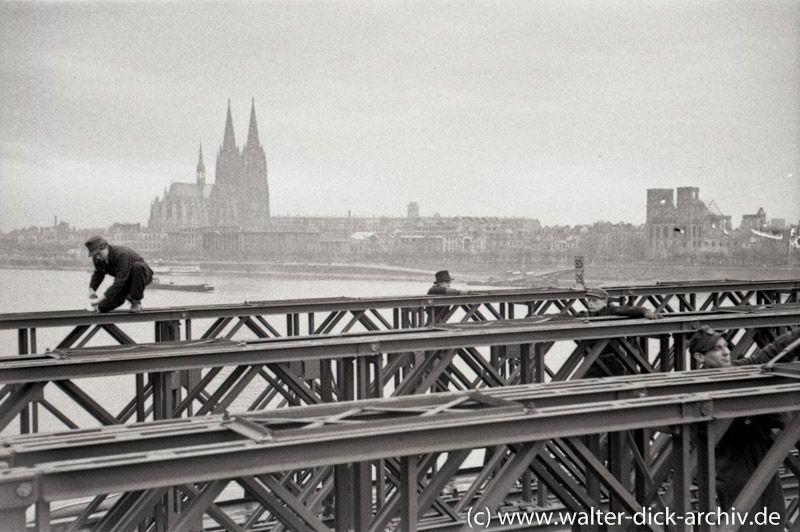 Aufbau der Patton-Brücke in Köln