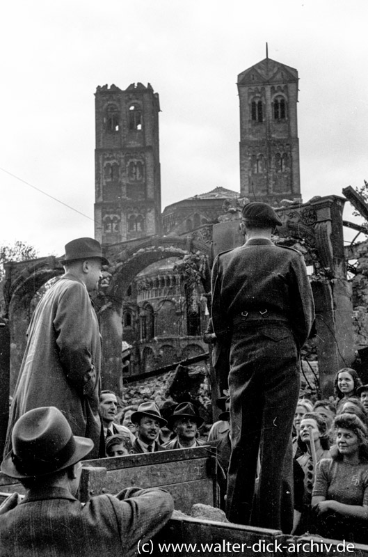 OB Pünder und der englische Stadtkommandant 1946