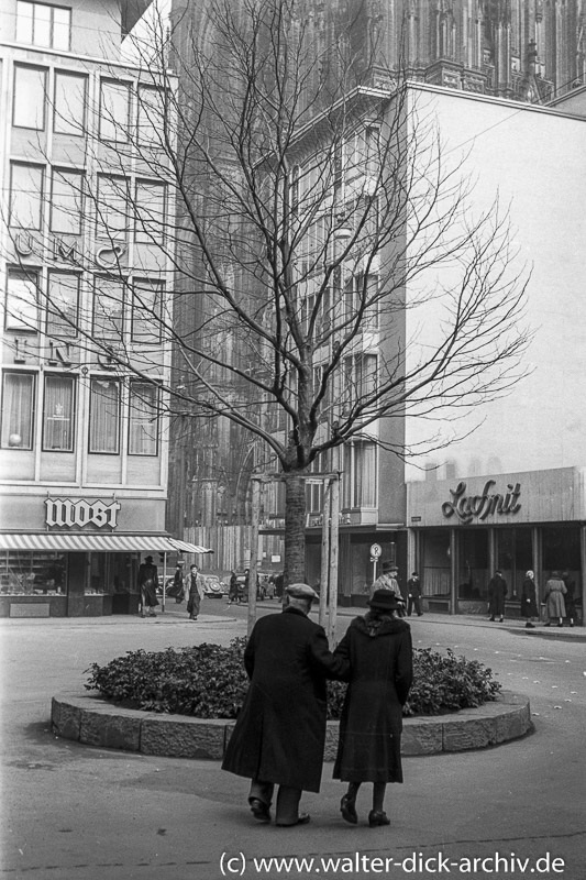 Auf dem Wallrafplatz 1954