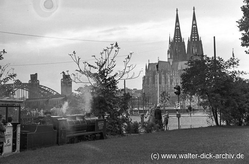 Liliputbahn im Rheinpark 1950