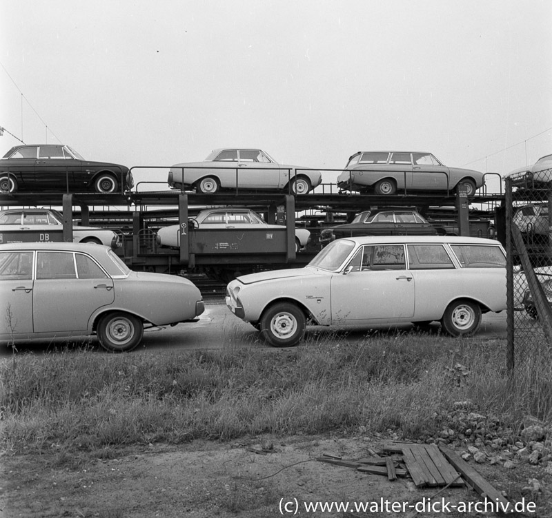 Transport von Neufahrzeugen bei Ford Köln per Bahn